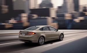Ford Fusion Platinum 2016 года